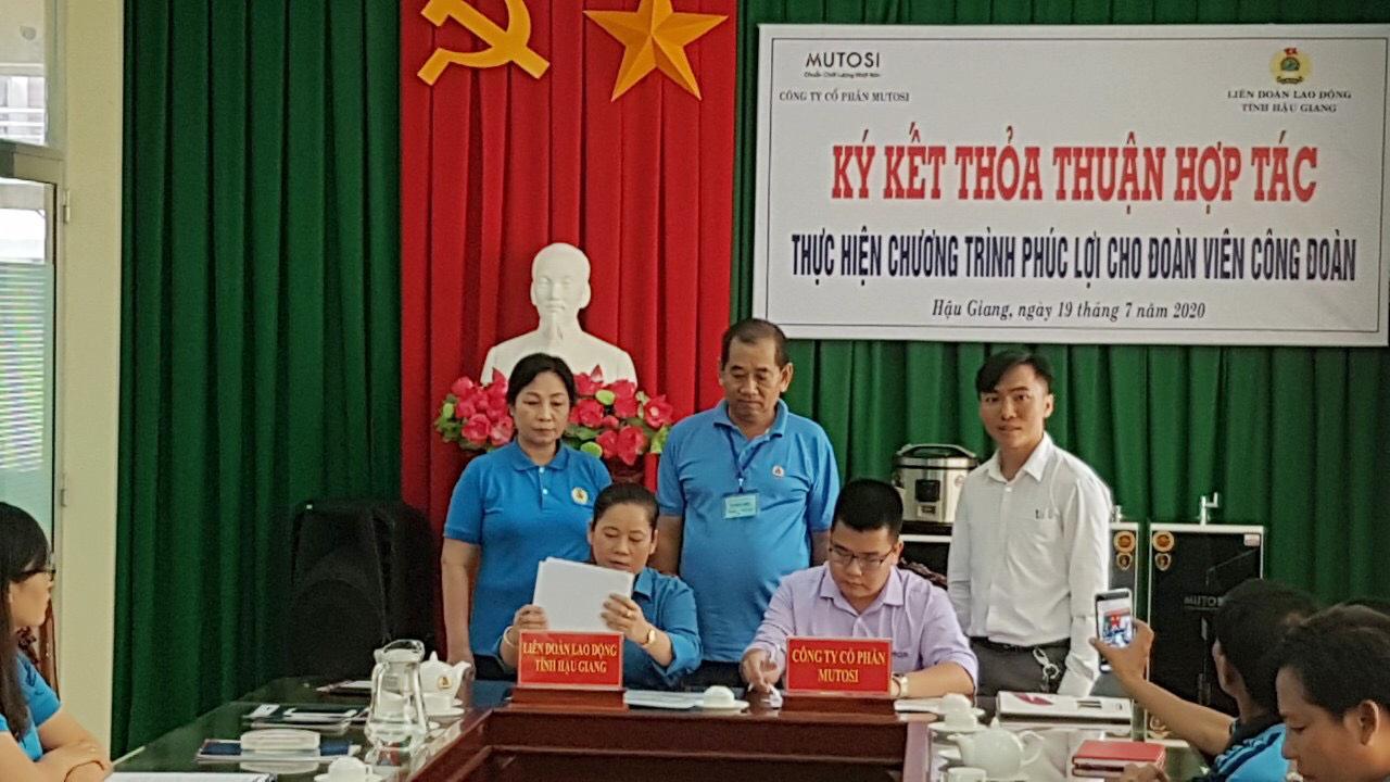 MUTOSI trao tặng gói hỗ trợ 10 Tỷ đồng đến Chương trình phúc lợi cho đoàn viên công đoàn tỉnh Hậu Giang MUTOSI trao tặng gói hỗ trợ 10 Tỷ đồng đến Chương trình phúc lợi cho đoàn viên công đoàn tỉnh Hậu Giang